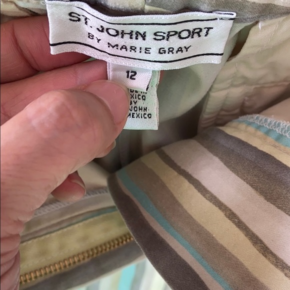 St. John Sport by Marie Gray Sz 12 capris - Picture 5 of 6